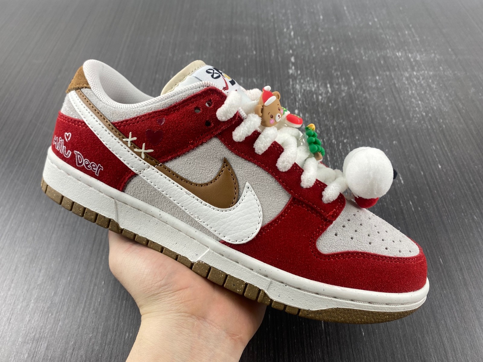 Nike SB Dunk Low 85 Christmas DO9457-112