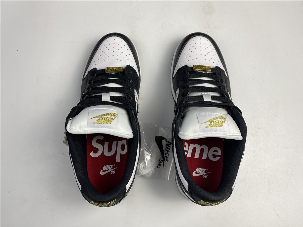 S*p*e x Nike SB Dunk Low DH3228-102