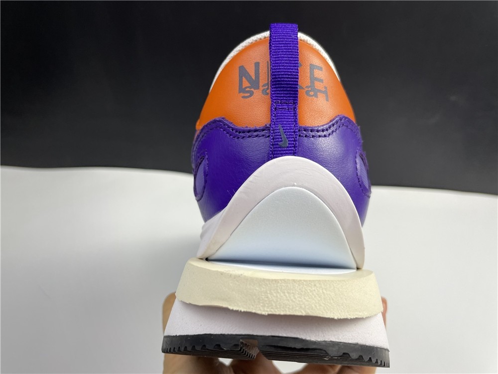 sacai x Nike VaporWaffle 3.0 P  DD1875-500