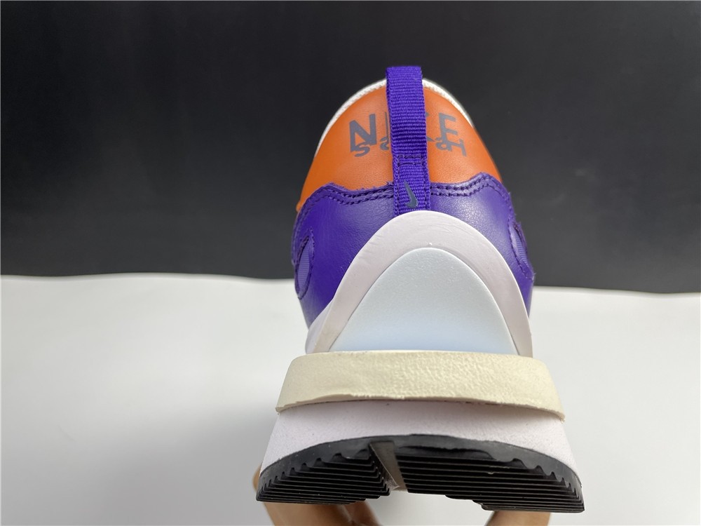 sacai x Nike VaporWaffle 3.0 P  DD1875-500