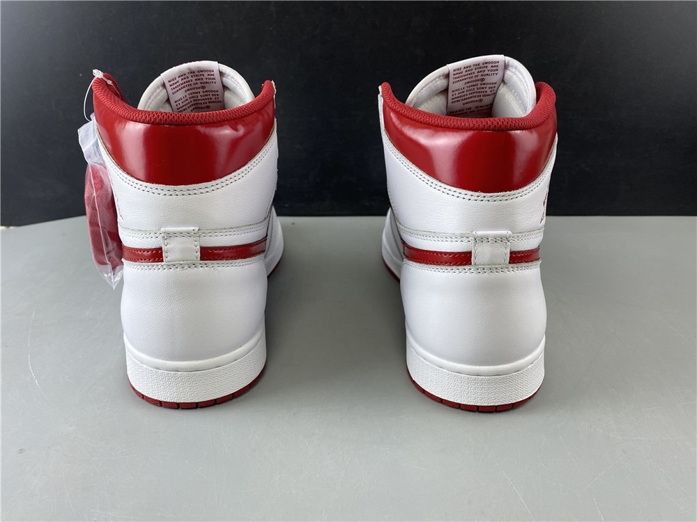 AIR JORDAN 1 RETRO HIGH OG “METALLIC RED”  555088-103
