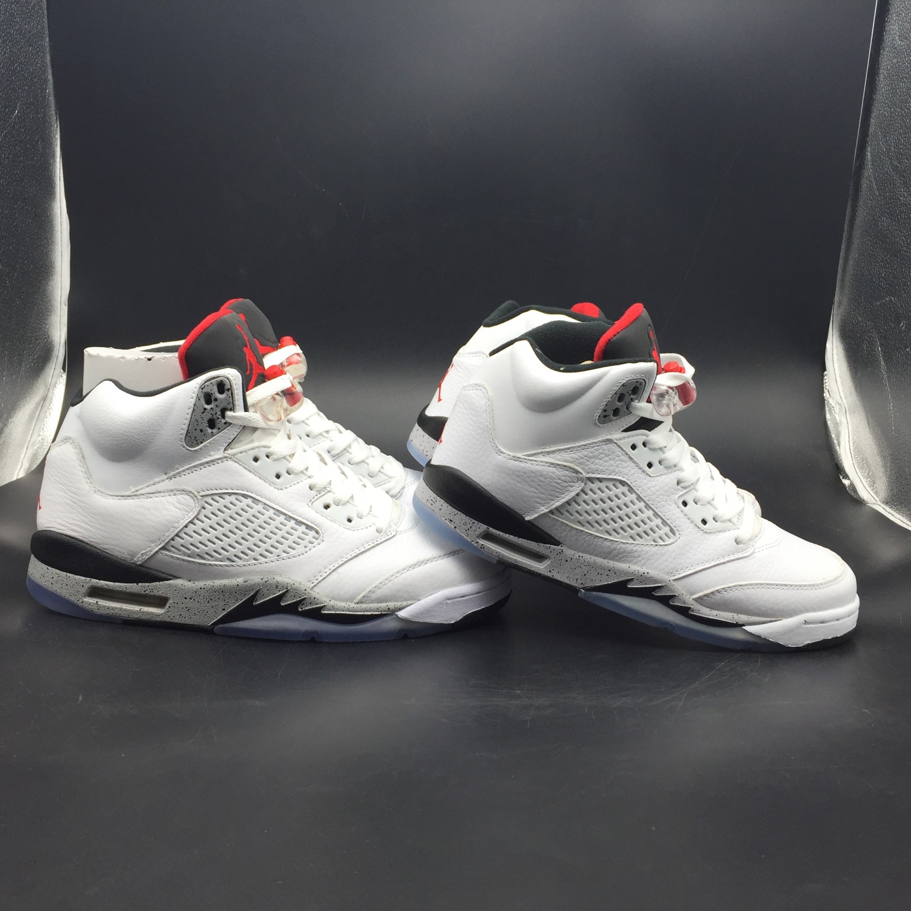 AIR JORDAN 5 RETRO "WHITE CEMENT" mens 136027-104