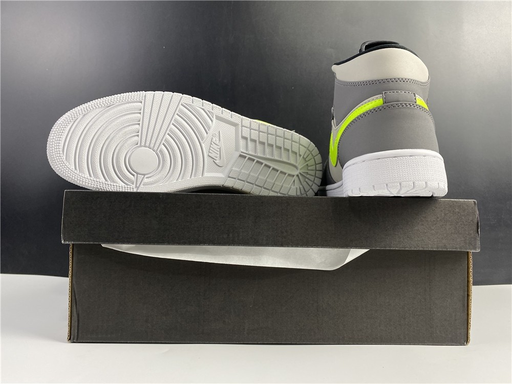 Air Jordan 1 mid AJ1  554724-072