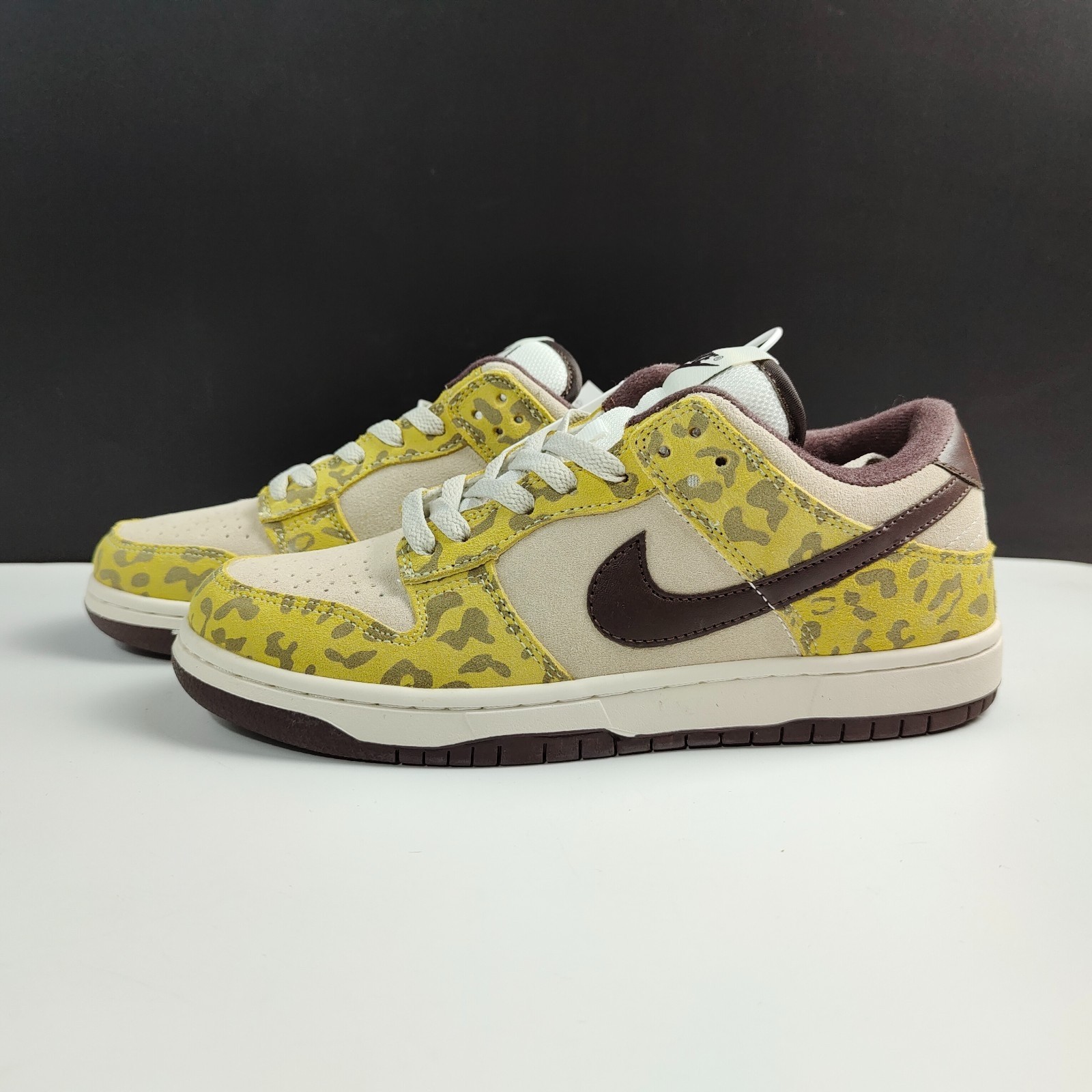 Nike Dunk Low PRM “Medium Curry”  DD1390-100-A