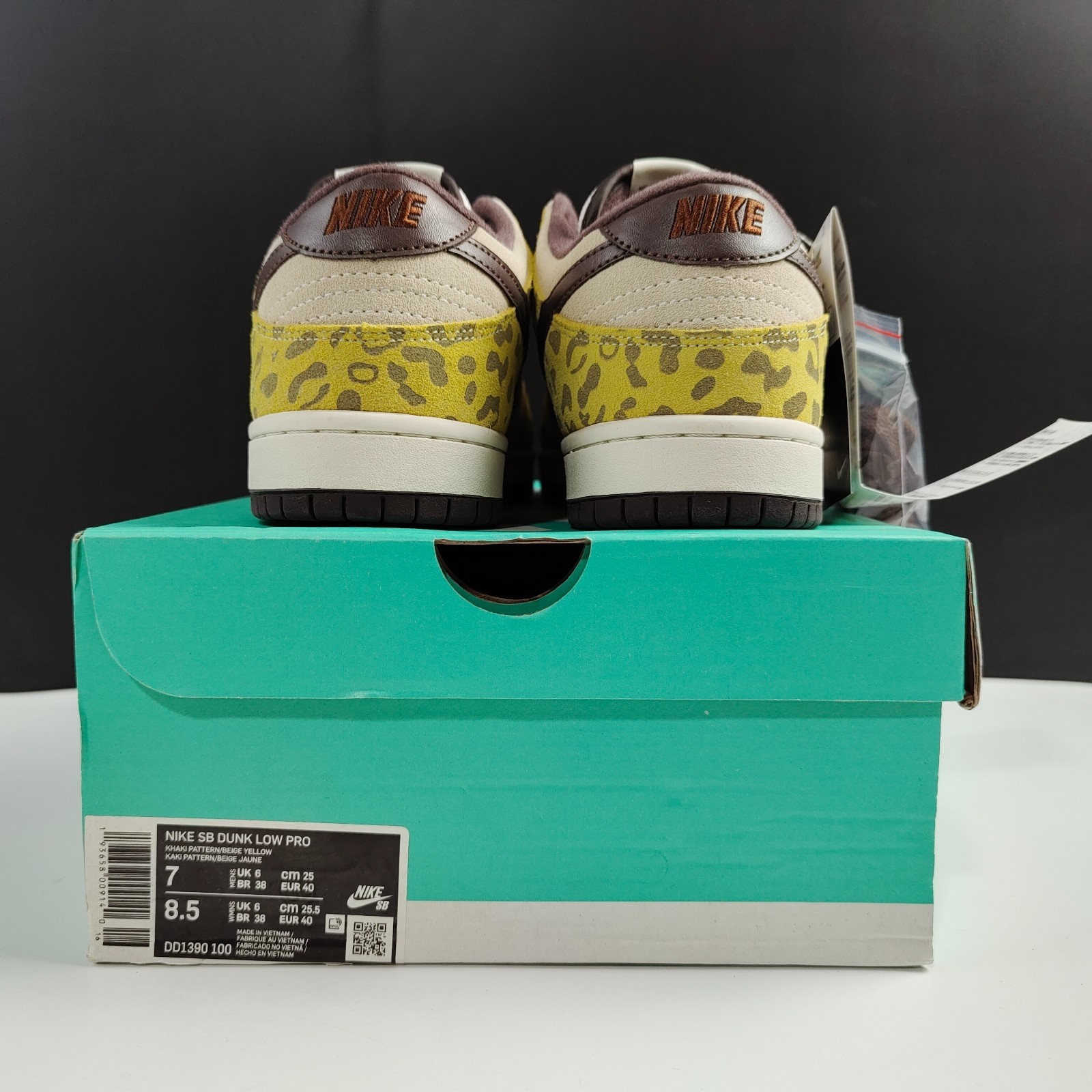 Nike Dunk Low PRM “Medium Curry”  DD1390-100-A