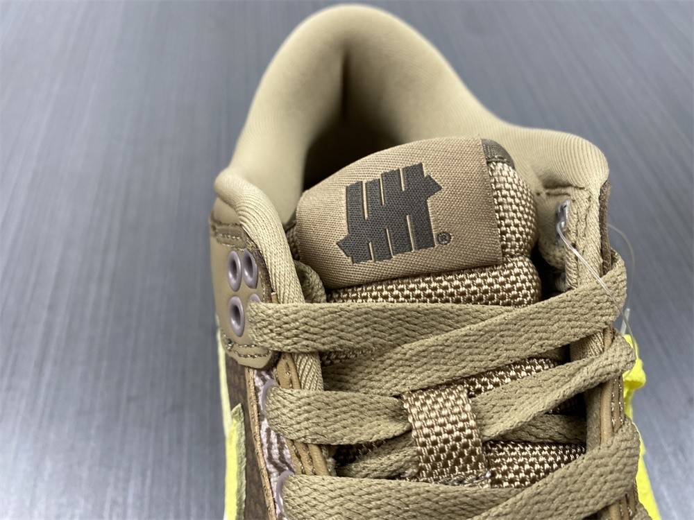 Undefeated x Nike Dunk Low DH3061-200