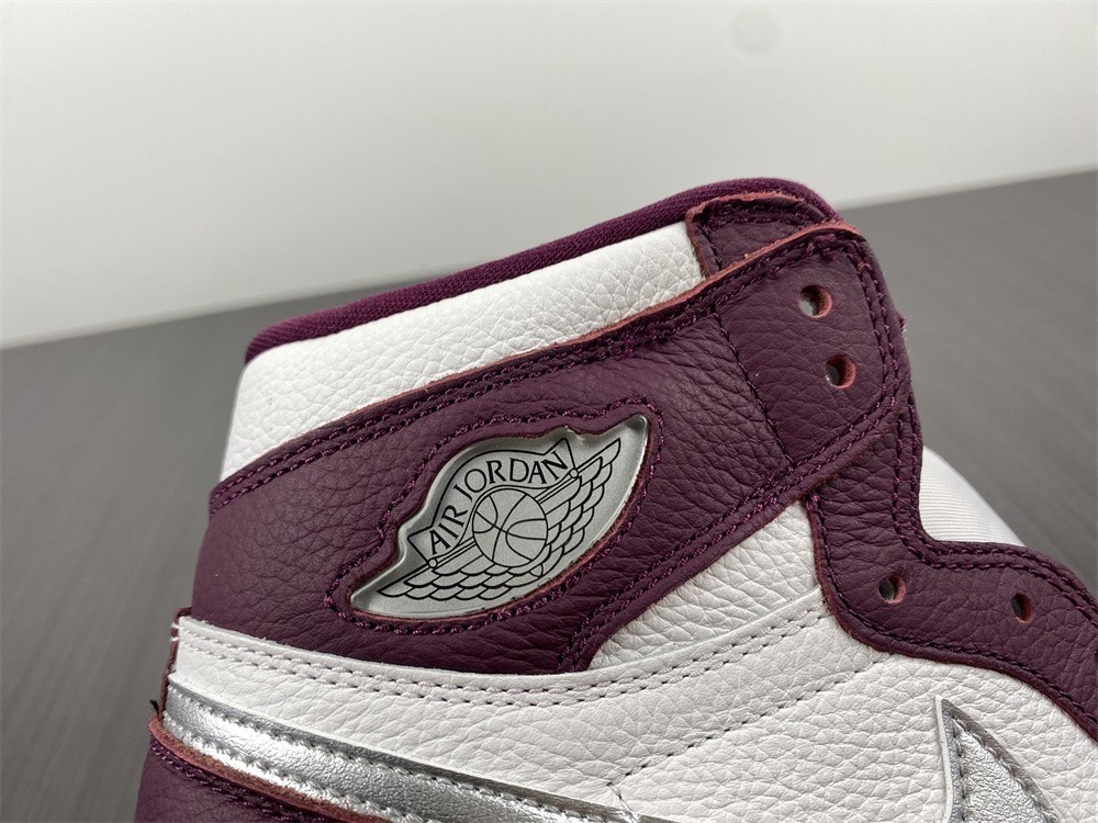 Air Jordan 1 High OG “Bordeaux” 555088-611