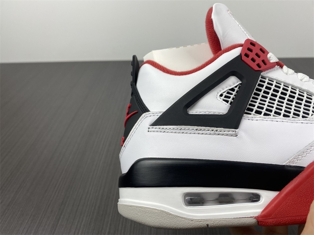 Air Jordan 4 “Fire Red”  DC7770-160
