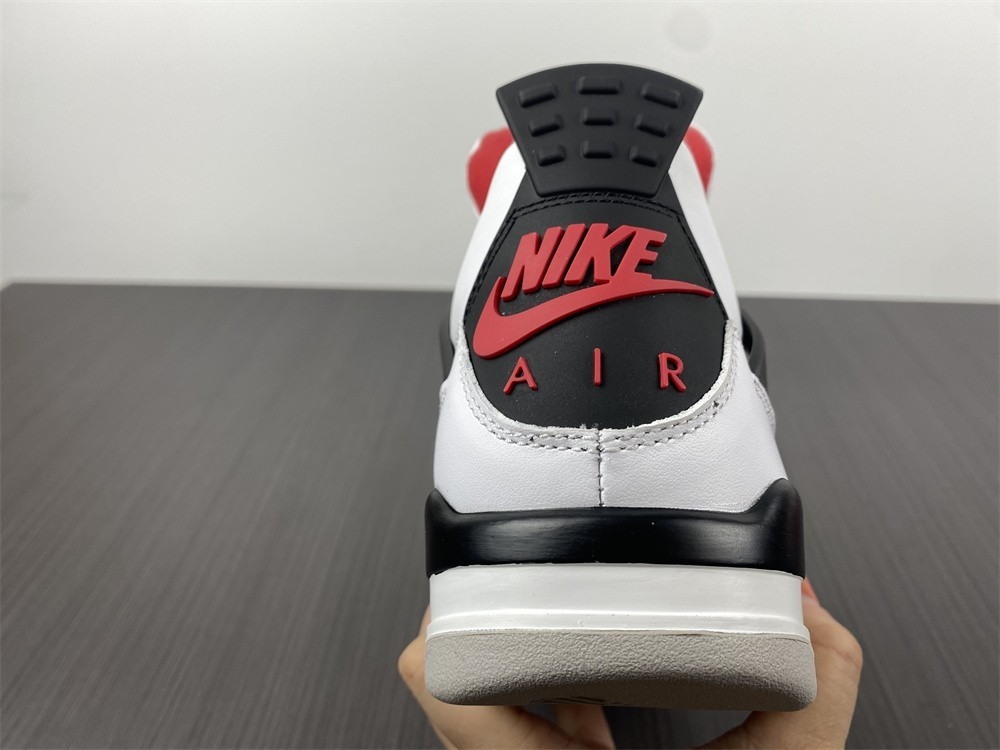 Air Jordan 4 “Fire Red”  DC7770-160