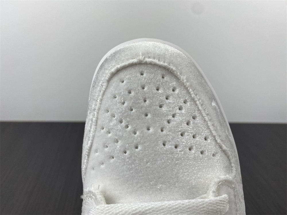 Dover Street Market Nike Dunk Low Triple White DH2686-100