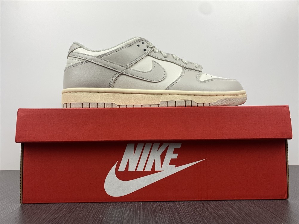 Nike Dunk Low Women "Light Bone"  DD1503-107