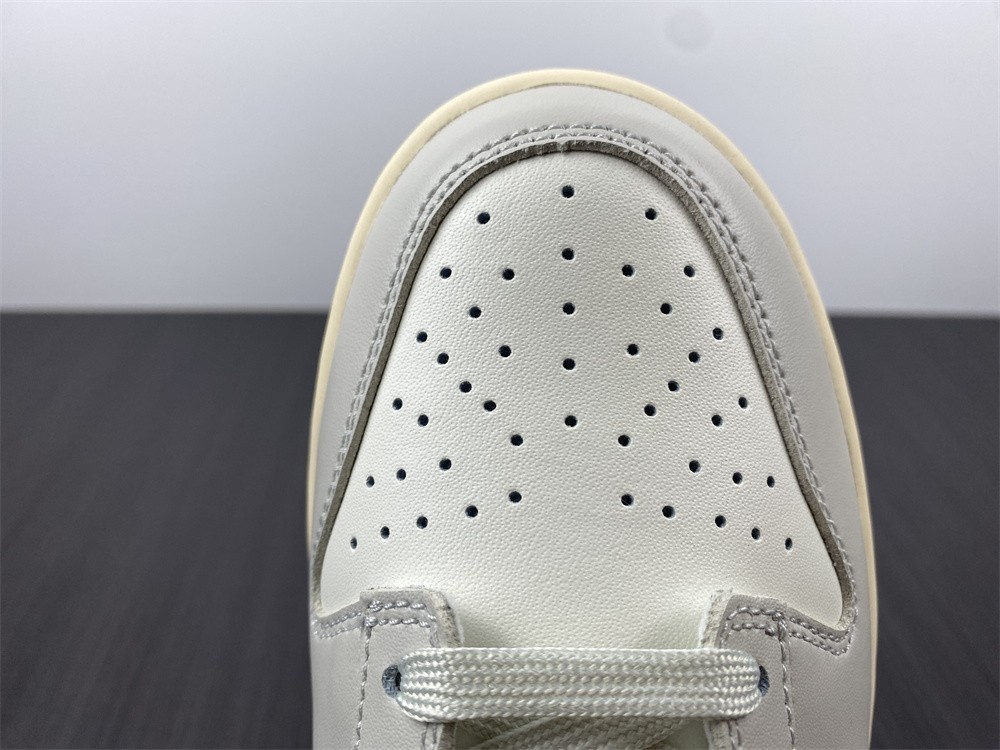 Nike Dunk Low Women "Light Bone"  DD1503-107