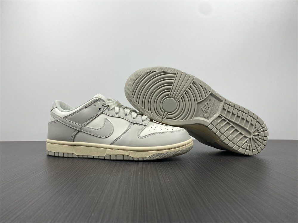 Nike Dunk Low Women "Light Bone"  DD1503-107