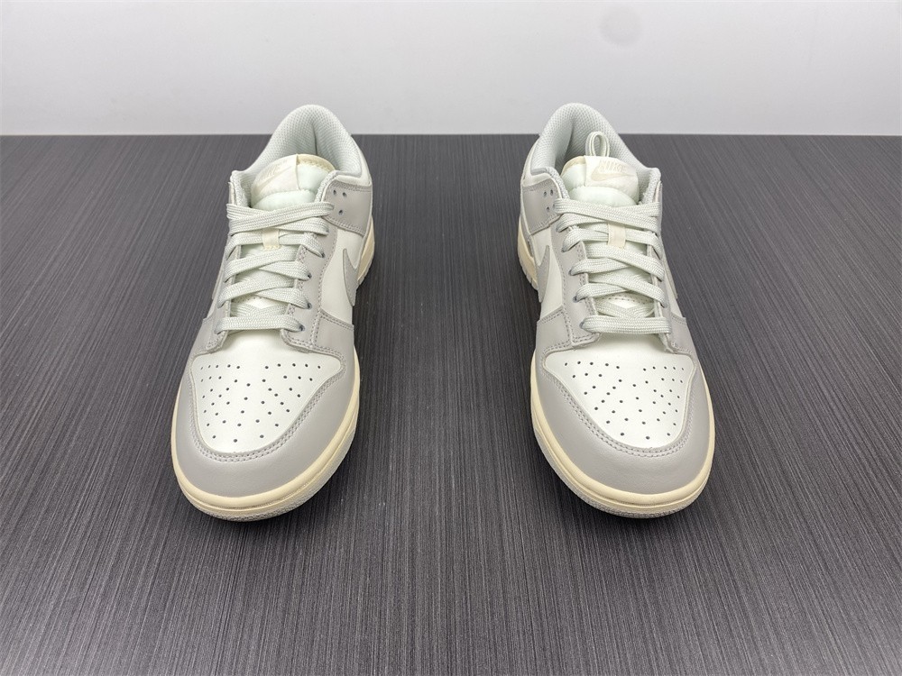 Nike Dunk Low Women "Light Bone"  DD1503-107