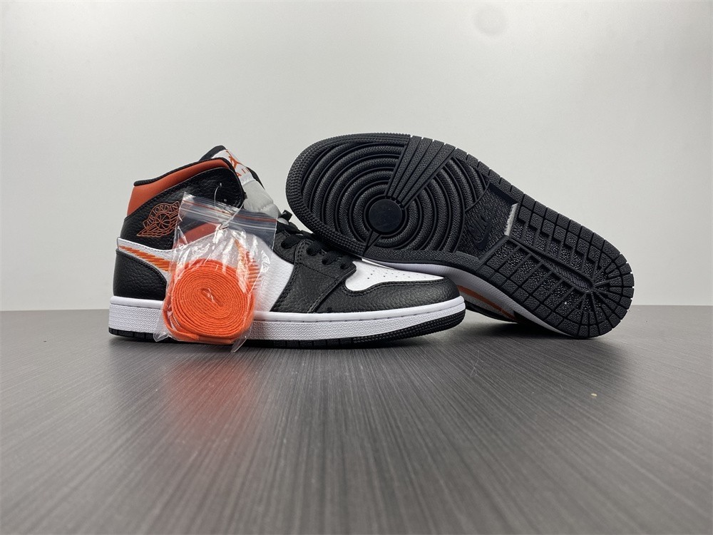 Air Jordan 1 Mid 