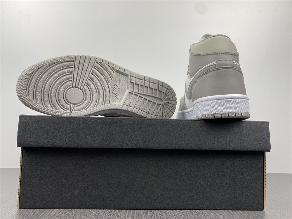 Air Jordan 1 Mid Linen - 554724-082