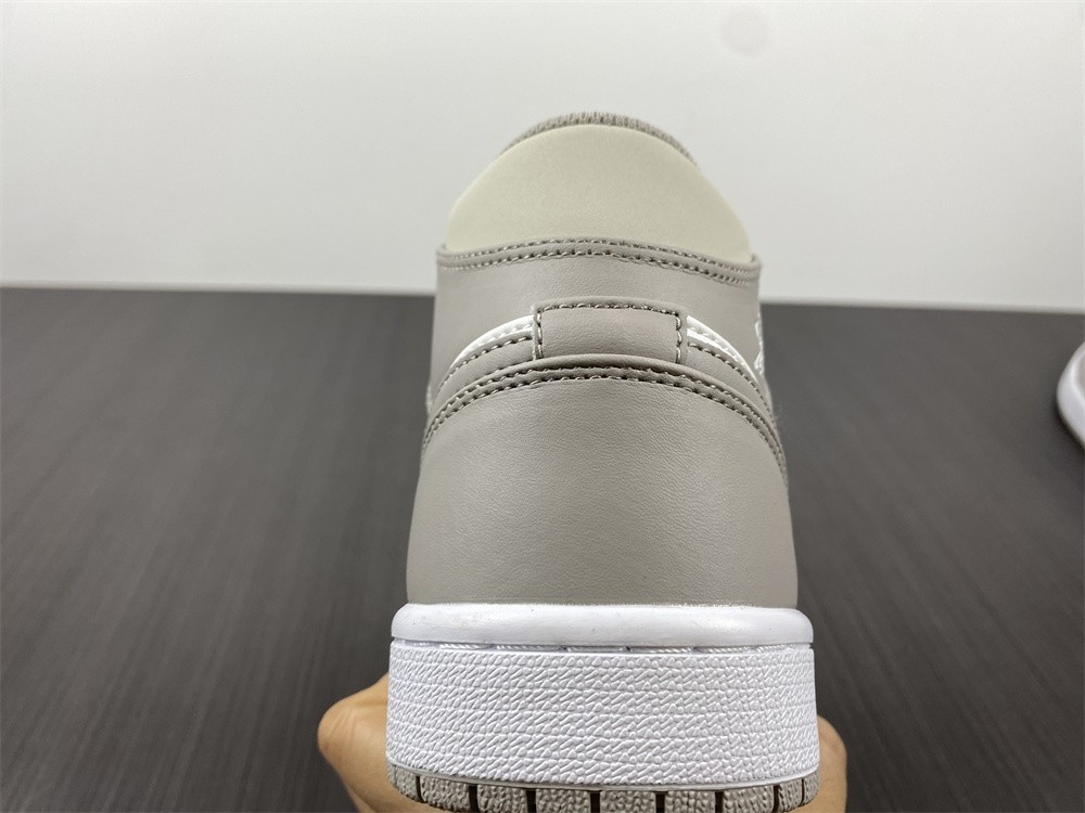 Air Jordan 1 Mid Linen - 554724-082