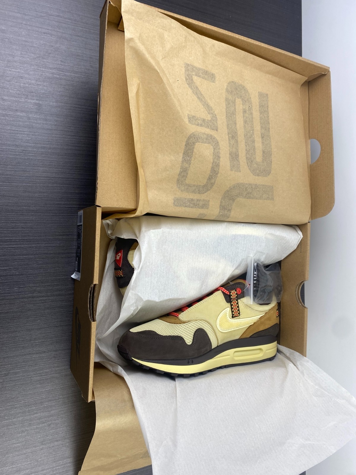 Travis Scott x Air MAX1 / CJ  ( 12 ) DO9392-200