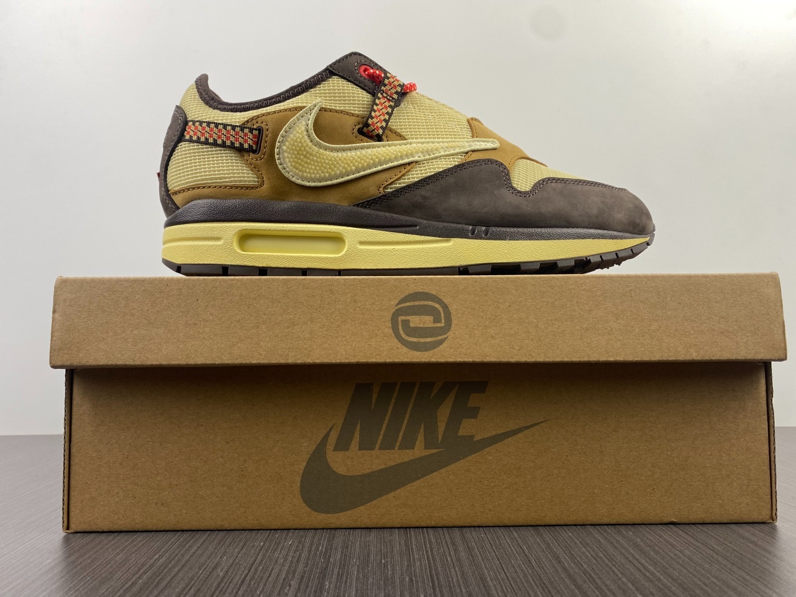 Travis Scott x Air MAX1 / CJ  ( 12 ) DO9392-200