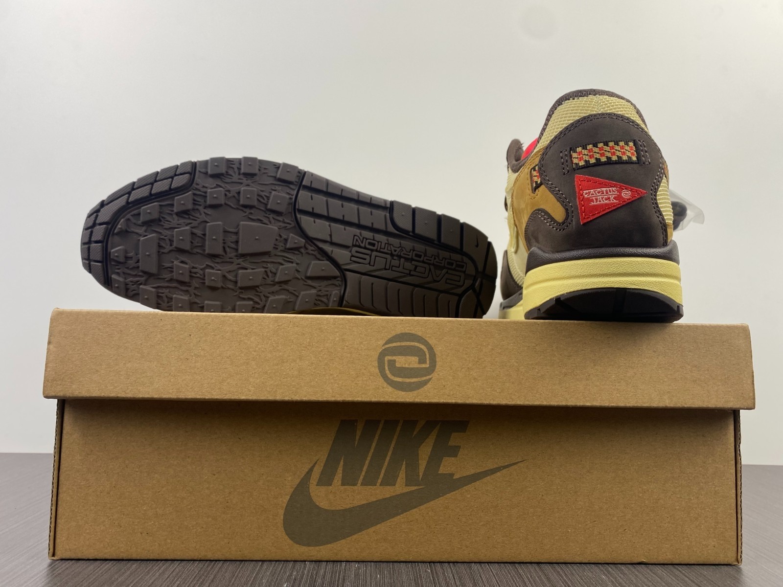 Travis Scott x Air MAX1 / CJ  ( 12 ) DO9392-200