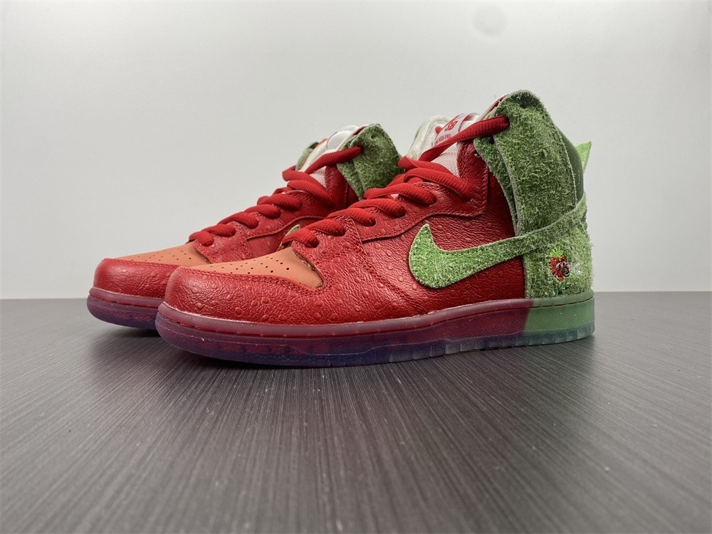 Nike SB Dunk High “Strawberry Cough" CW7093-600