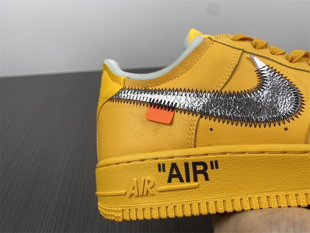 Off-White x Nike Air Force 1 Low “University Gold”  DD1876-700