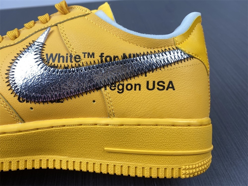 Off-White x Nike Air Force 1 Low “University Gold”  DD1876-700