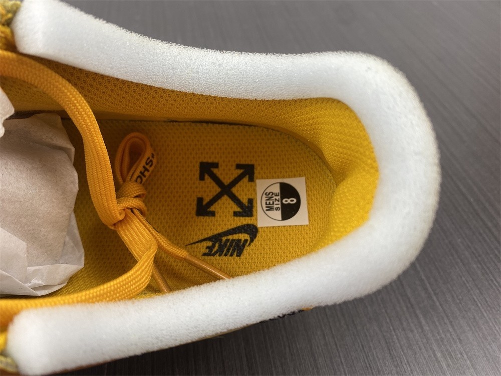 Off-White x Nike Air Force 1 Low “University Gold”  DD1876-700