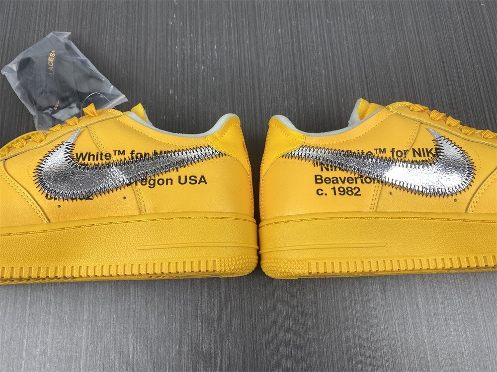 Off-White x Nike Air Force 1 Low “University Gold”  DD1876-700