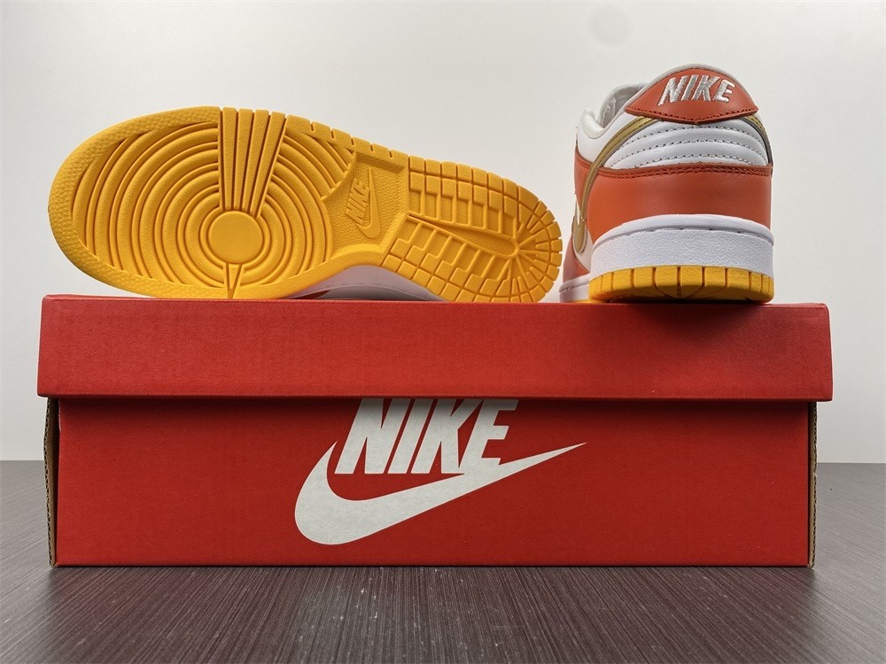 Nike Dunk Low University Gold (W) - DQ4690-800