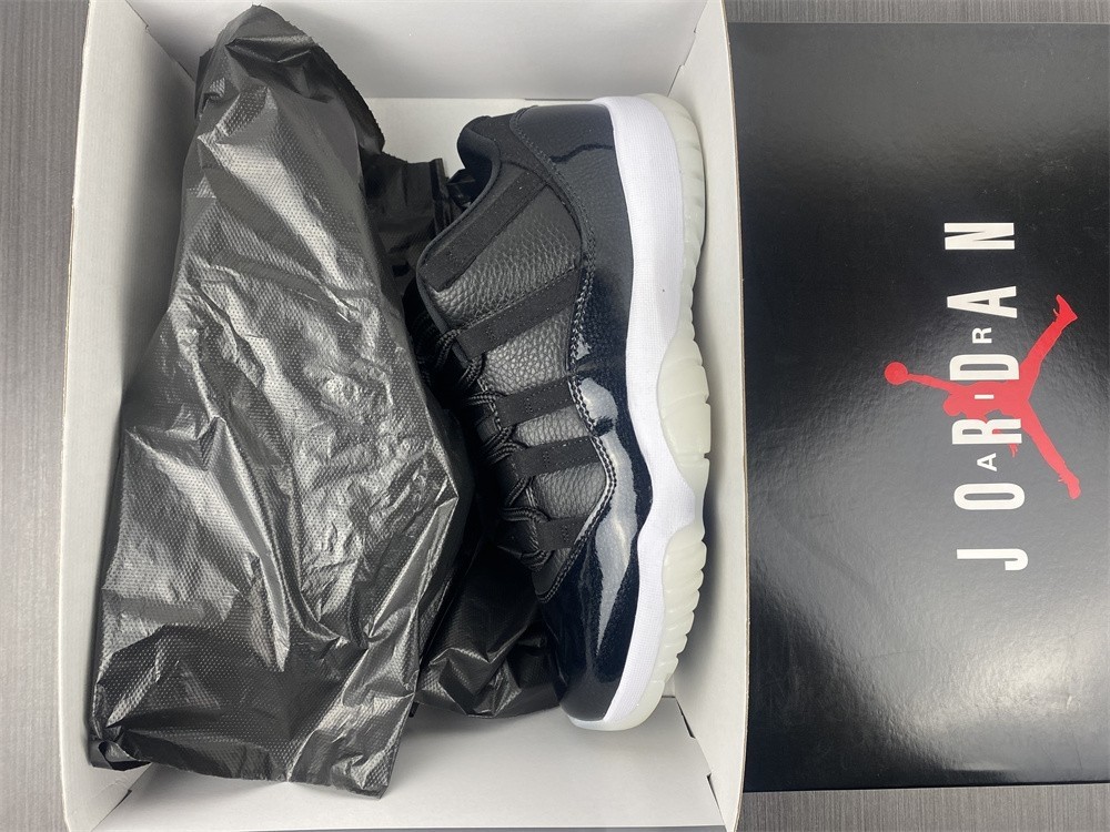 Air Jordan 11 Low 72-10 AV2187-001