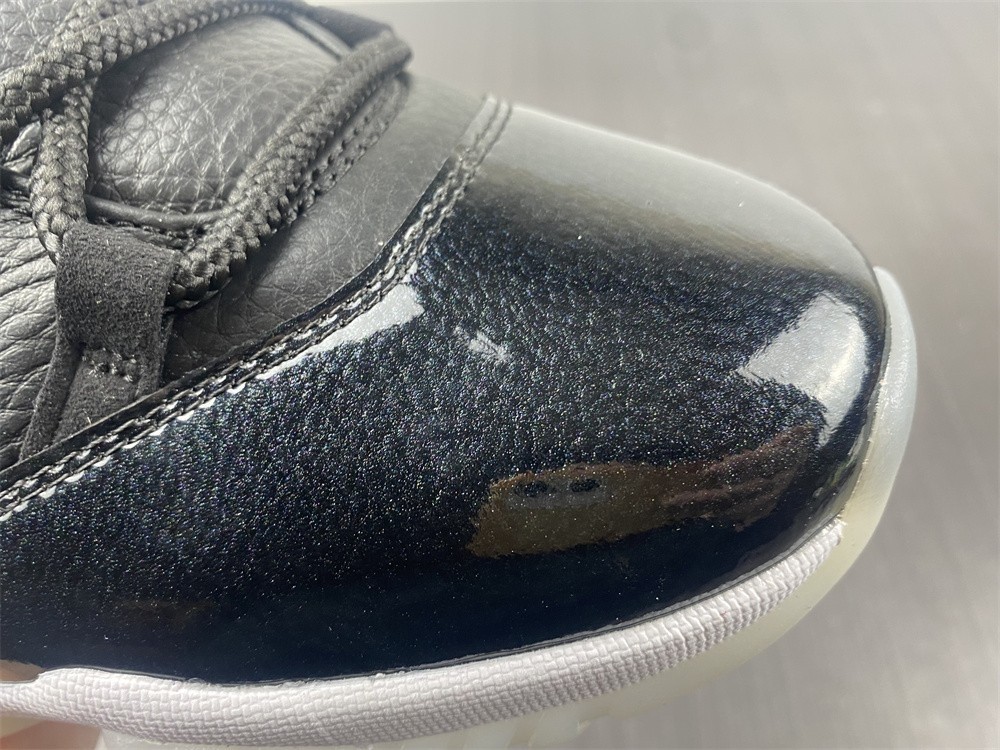 Air Jordan 11 Low 72-10 AV2187-001