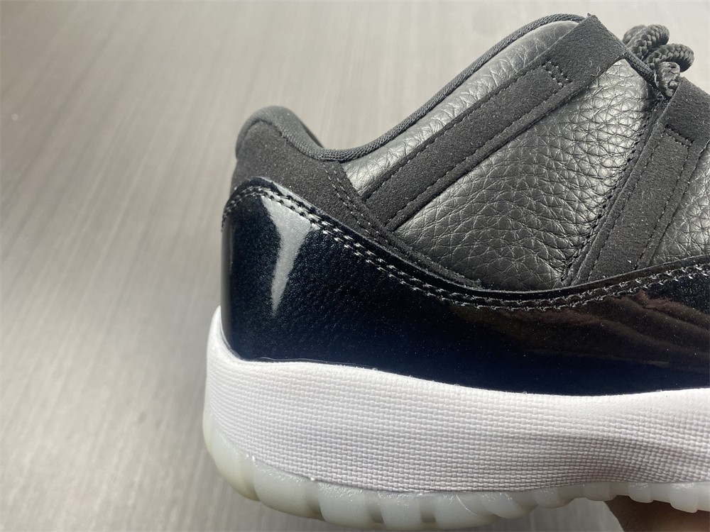 Air Jordan 11 Low 72-10 AV2187-001