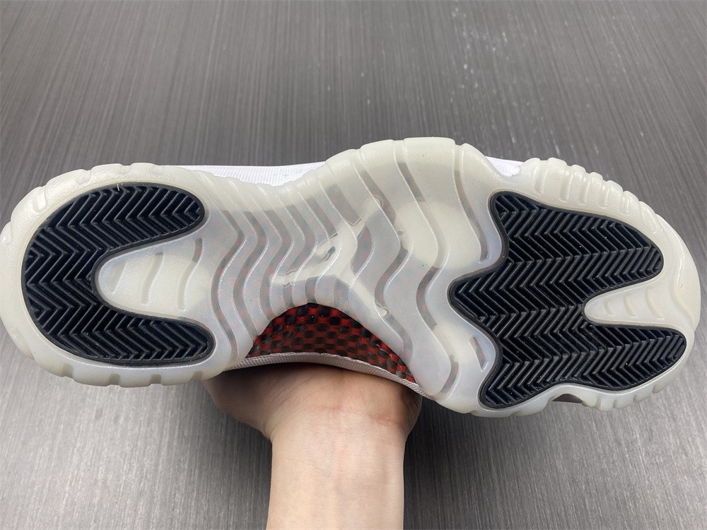Air Jordan 11 Low 72-10 AV2187-001