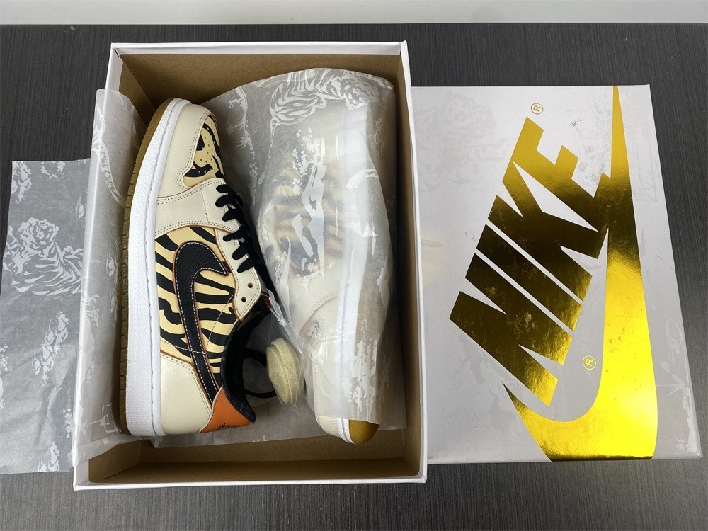 Air Jordan 1 Low OG Year of the Tiger - DH6932-100