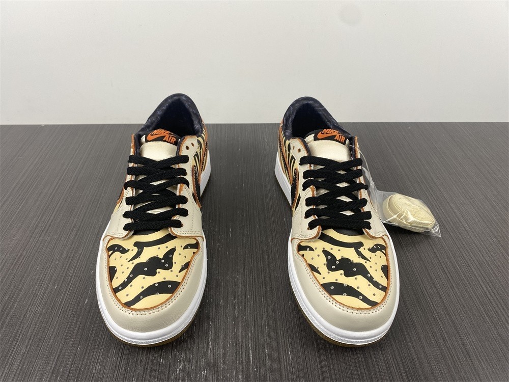 Air Jordan 1 Low OG Year of the Tiger - DH6932-100