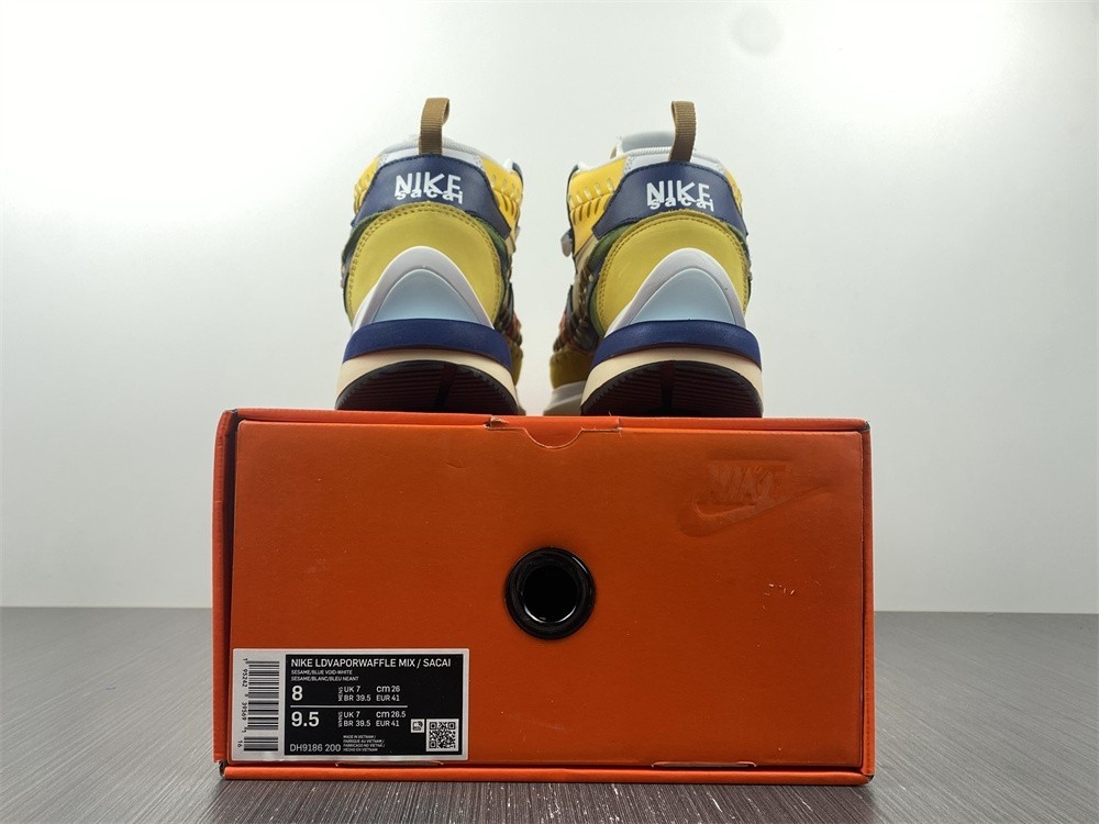 Nike Sacai x Jean Paul Gaultier x Nike VaporWaffle DH9186-200