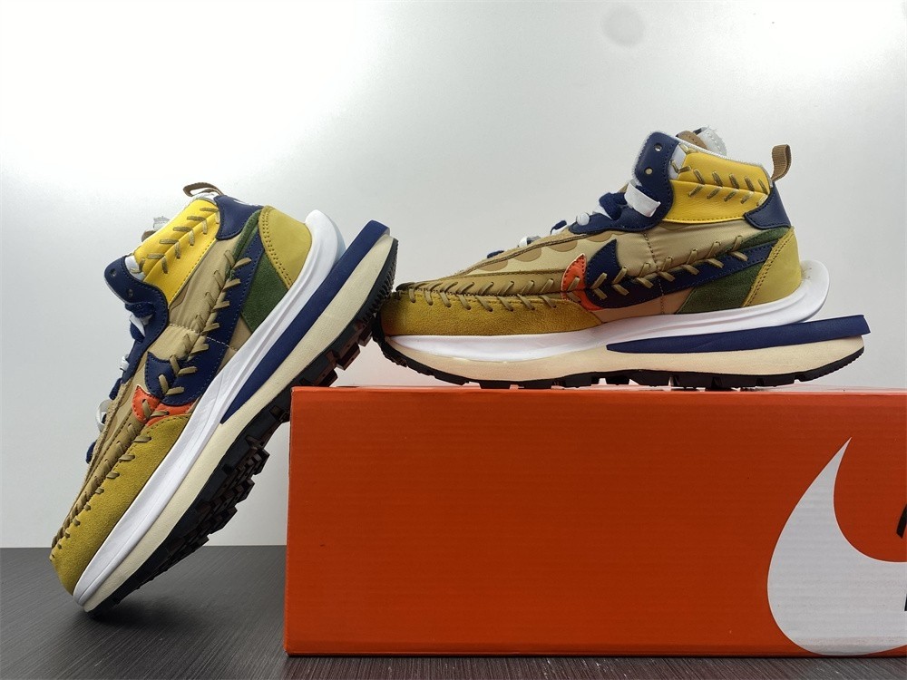 Nike Sacai x Jean Paul Gaultier x Nike VaporWaffle DH9186-200