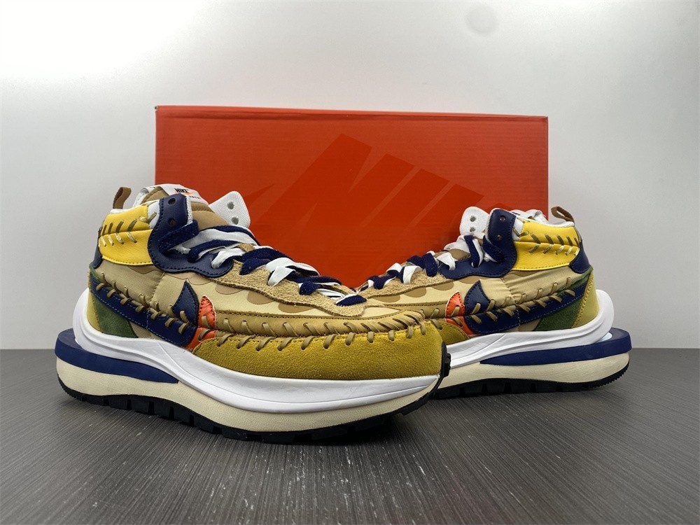 Nike Sacai x Jean Paul Gaultier x Nike VaporWaffle DH9186-200