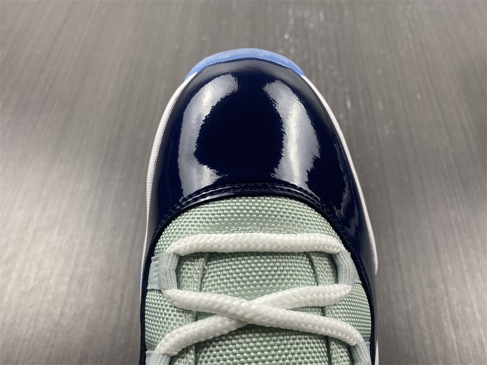 Air Jordan 11 Retro Low Georgetown - 528895-007