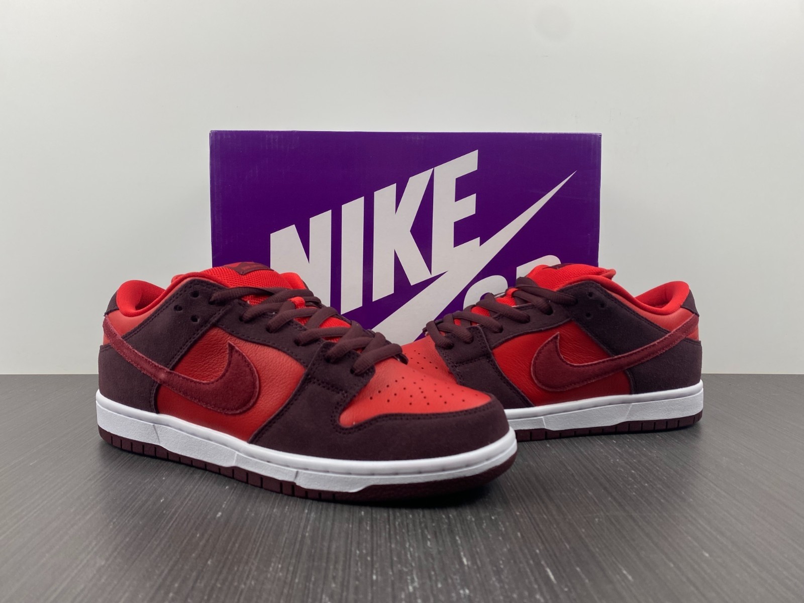 Nike SB Dunk Low Cherry - DM0807-600