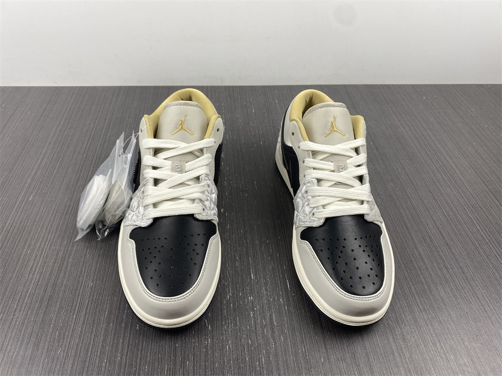 Air Jordan 1 Low Beaded Swoosh DV1762-001