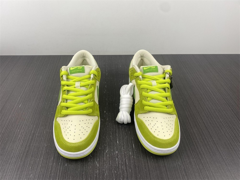 Nike SB Dunk Low Green Apple - DM0807-300