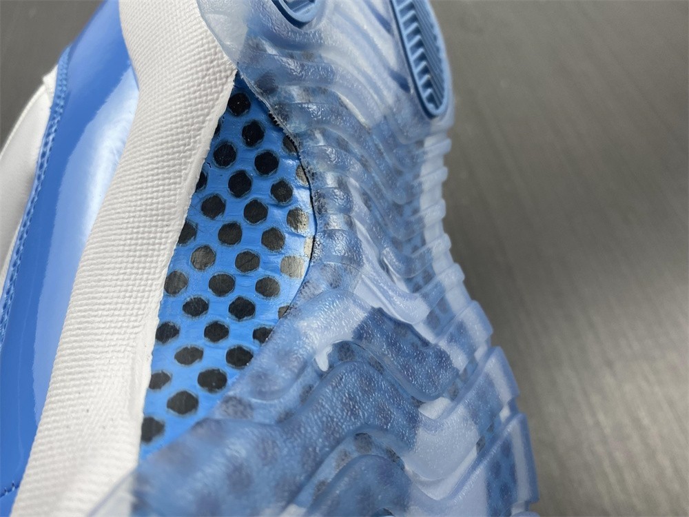 Air Jordan 11 Retro Low University Blue 528895-106