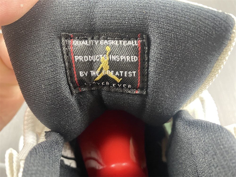 Air Jordan 11 Platinum Tint 378037-016