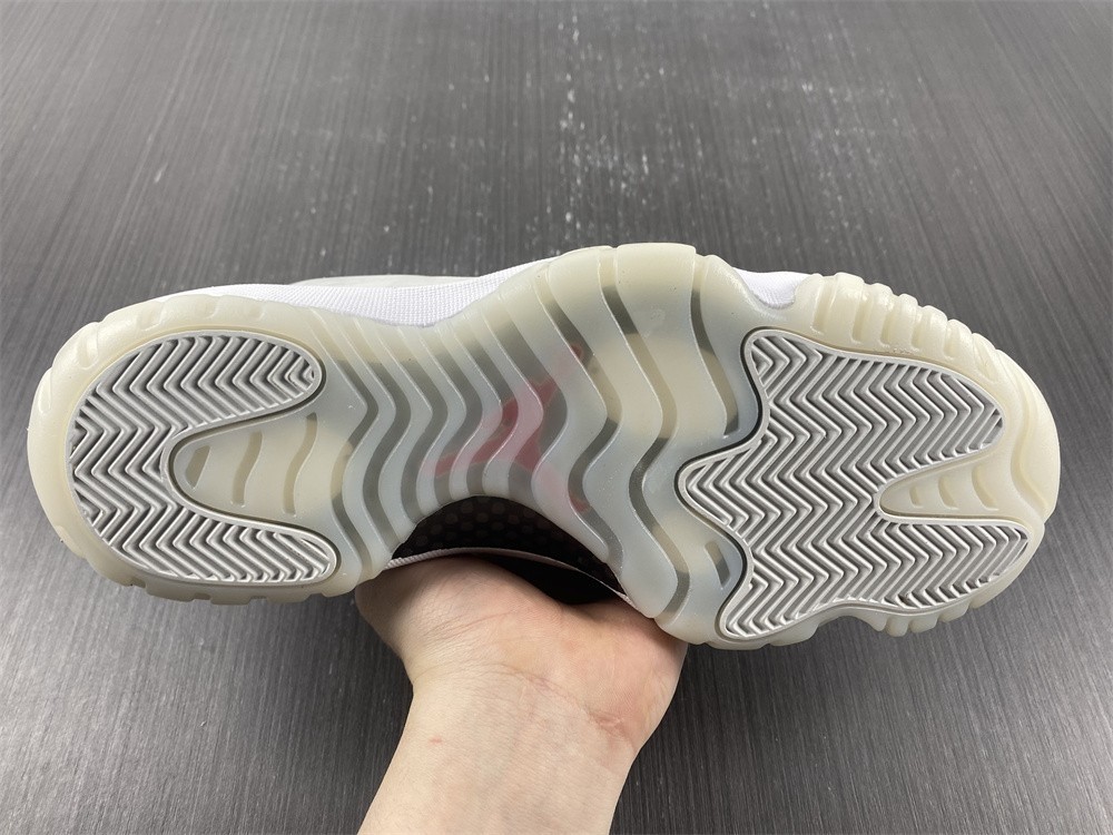 Air Jordan 11 Platinum Tint 378037-016