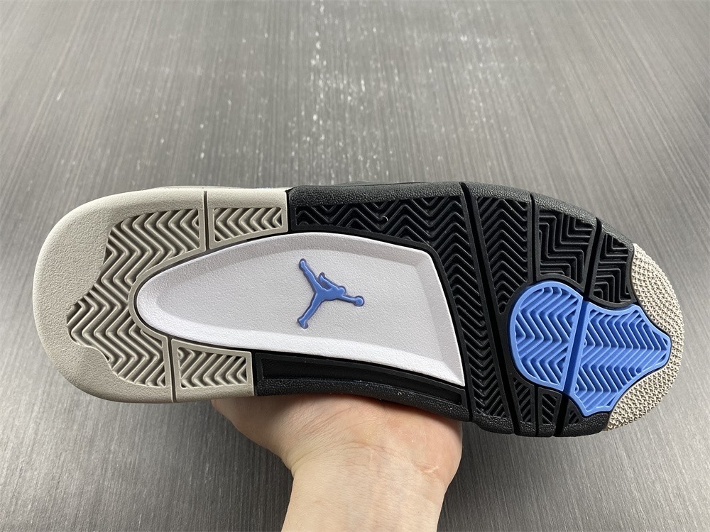 Air Jordan 4 SE “University Blue” CT8527-400