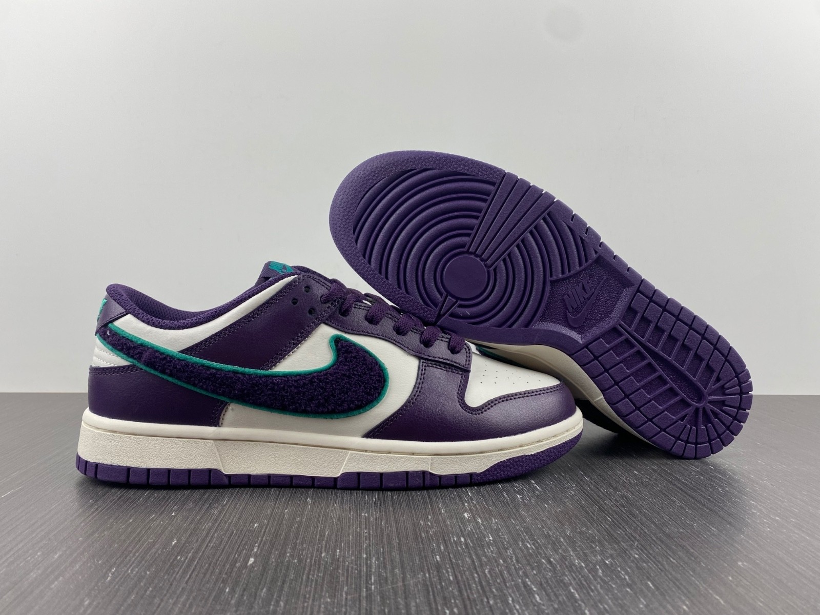 Nike Dunk Low Chenille Swoosh DQ7683-100