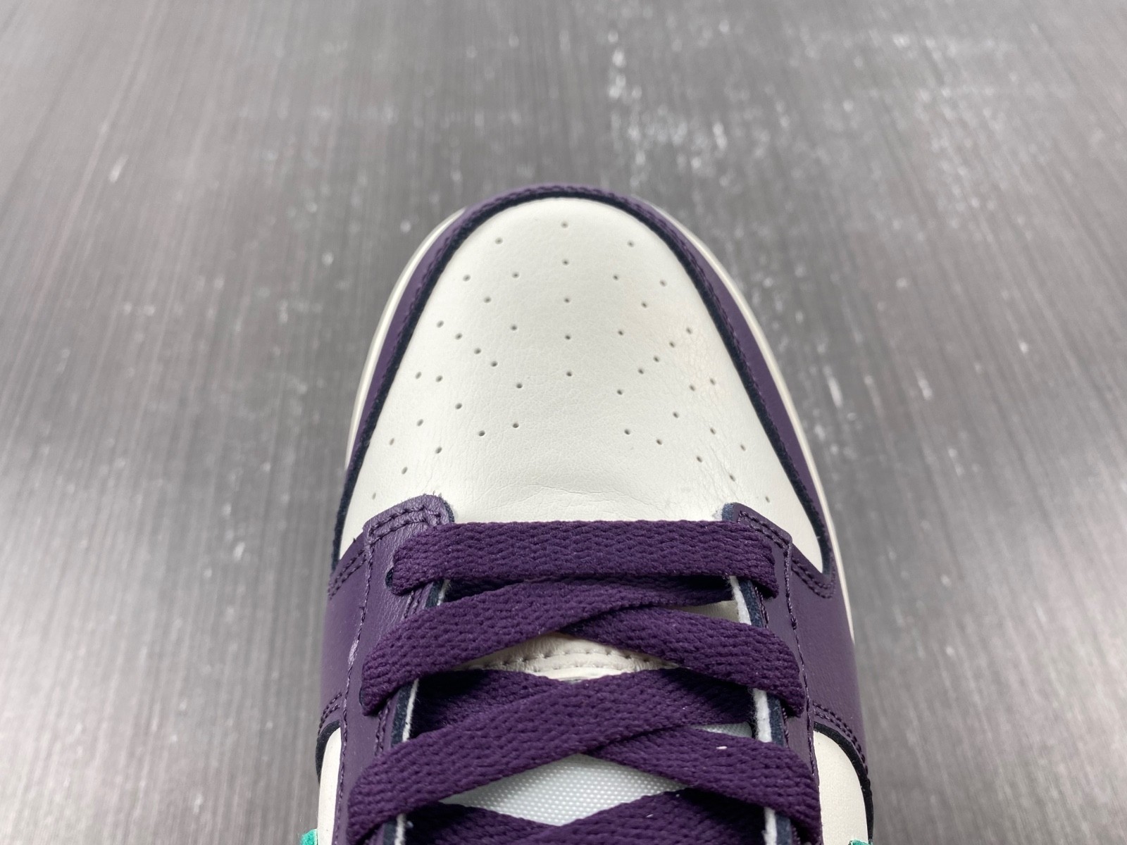 Nike Dunk Low Chenille Swoosh DQ7683-100