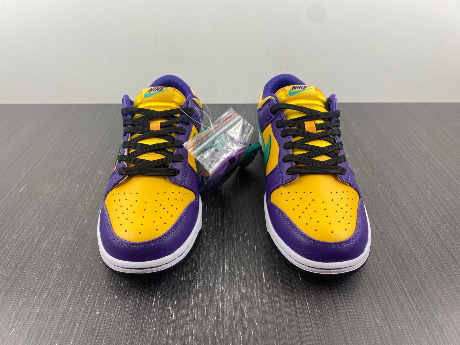 Nike Dunk Low LX Lisa Leslie (W) - DO9581-500